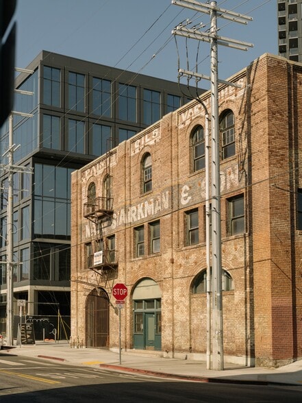 More Photos Of 534-544 Mateo St, Los Angeles Warehouse For Sale