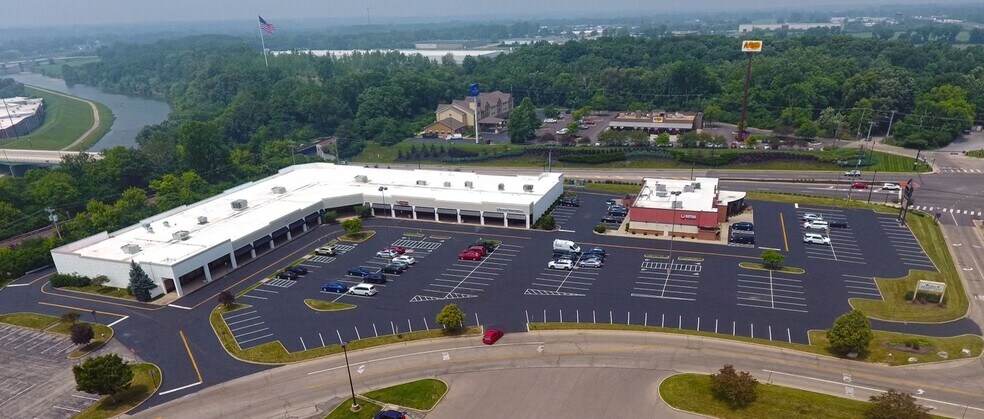 More Photos Of 987 E Ash St, Piqua Storefront For Lease