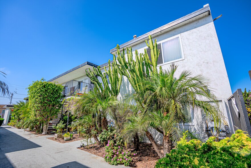 More Photos Of 725-727 Boulevard Ave, Imperial Beach Apartments For Sale