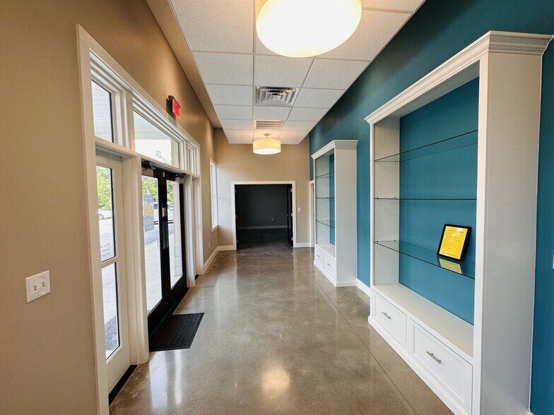 More Photos Of 433 SE Main St, Simpsonville Office For Lease