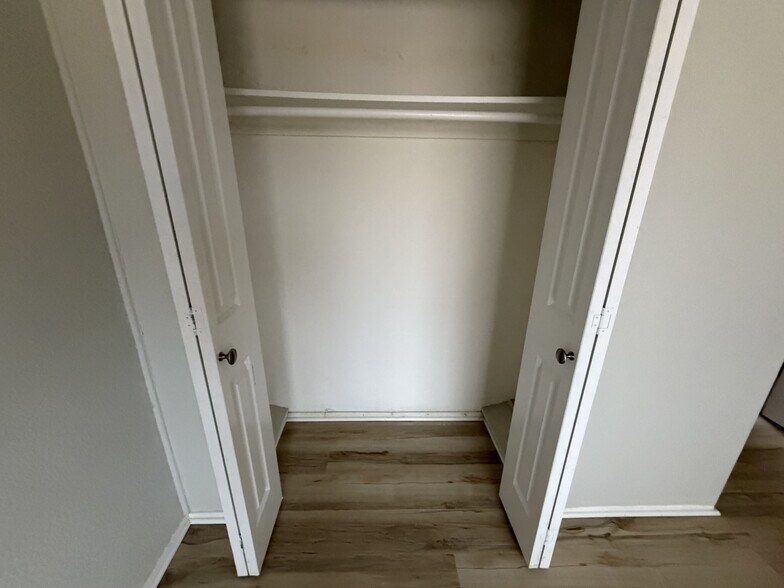 More Photos Of 1621 Washington Blvd, Kansas City Apartments For Sale