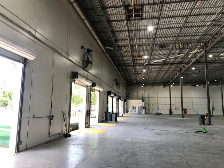 More Photos Of 5360 NW 35th Ave, Fort Lauderdale Warehouse For Lease