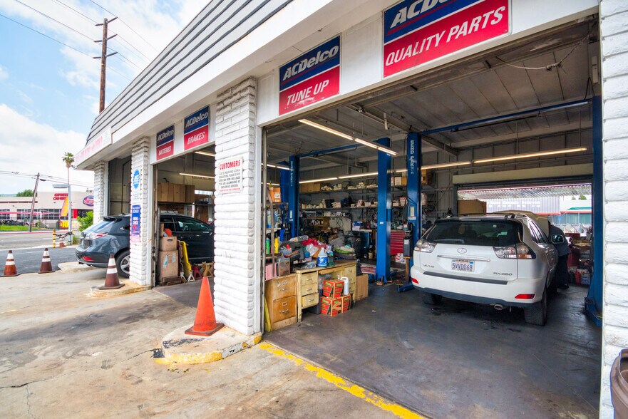 More Photos Of 1031 S Hacienda Blvd, La Puente Service Station For Sale