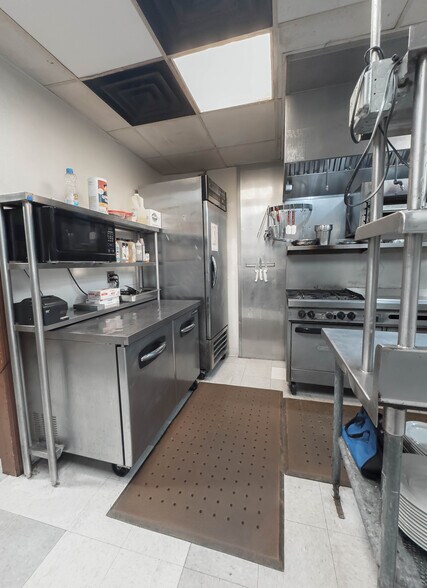 More Photos Of 205 Main St, Onalaska Specialty For Sale