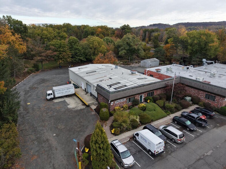 More Photos Of 750 W Nyack Rd, West Nyack Warehouse For Lease
