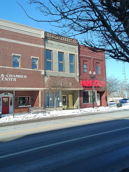 Primary Photo Of 106 S Anderson St, Elwood Storefront Retail Office For Lease