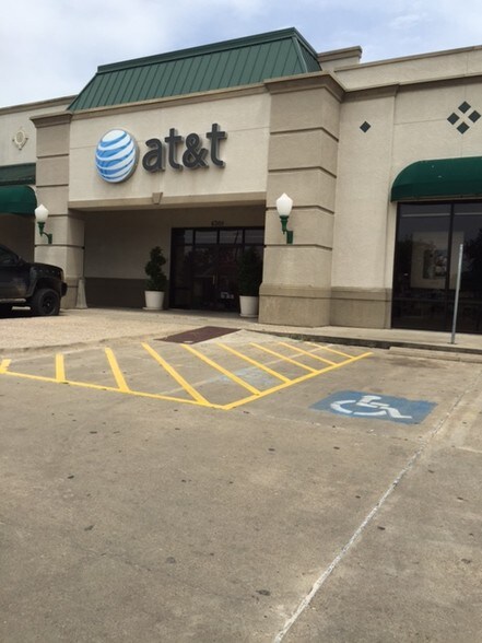 More Photos Of 6204-6362 N Navarro St, Victoria Unknown For Lease