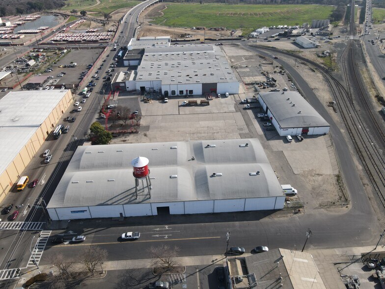 More Photos Of 301 9th St, Modesto Manufacturing For Lease