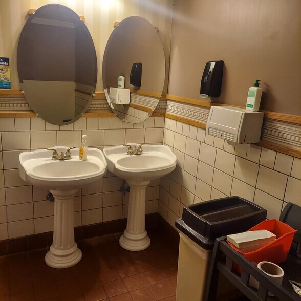 More Photos Of 511 Reeves Ave, Yuba City Restaurant For Sale