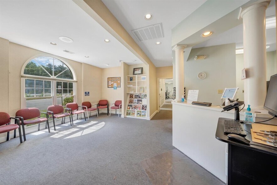 More Photos Of 4533 Brambleton Ave, Roanoke Office For Lease