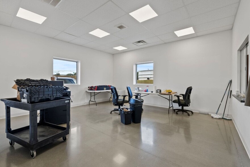 More Photos Of 620 US Highway 27 N, Cynthiana Industrial For Lease