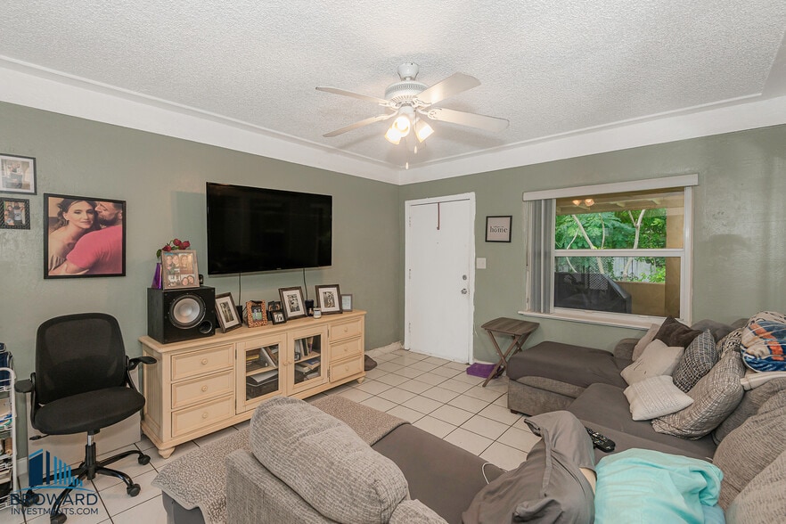 More Photos Of 255 SW 15th St, Dania Beach Apartments For Sale