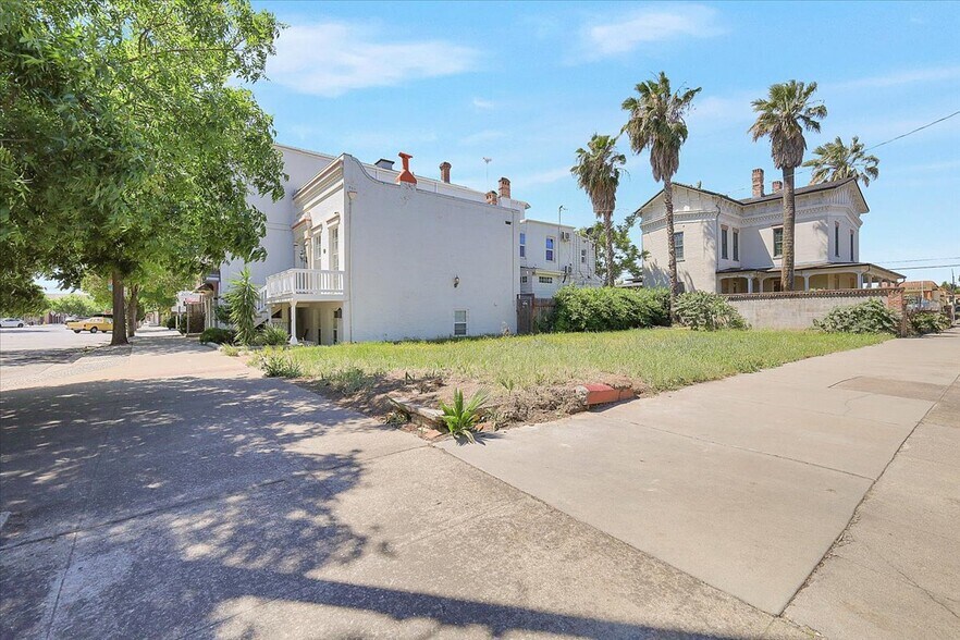 More Photos Of 630 D St, Marysville Apartments For Sale