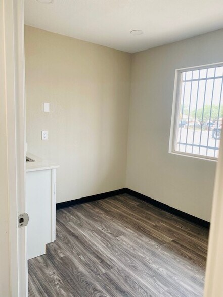 More Photos Of 440 E Southern Ave, Phoenix Medical For Lease