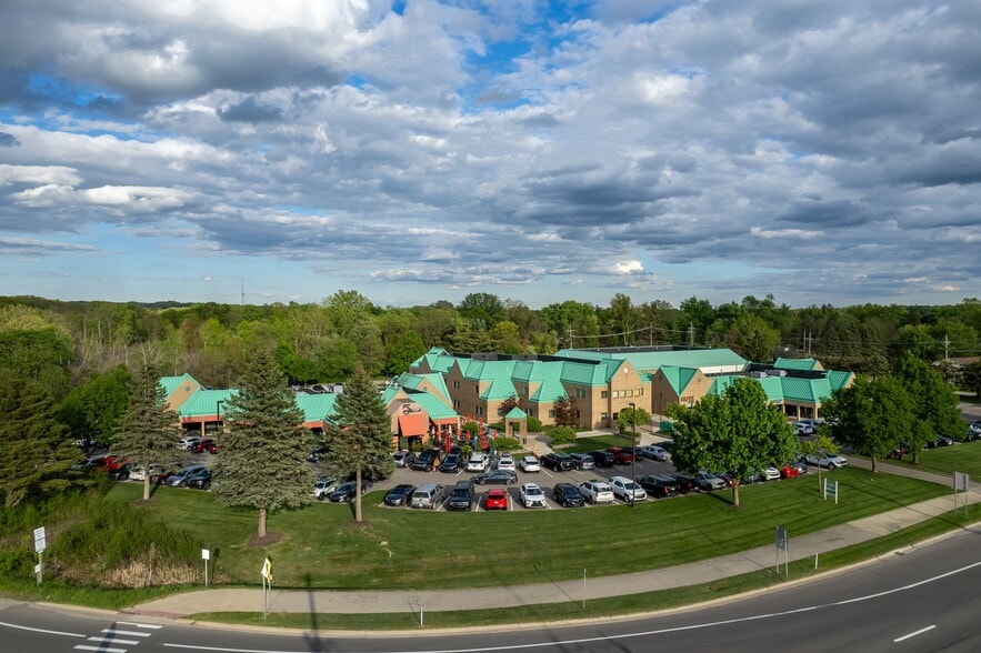 More Photos Of 7210 N Main St, Village of Clarkston Medical For Lease