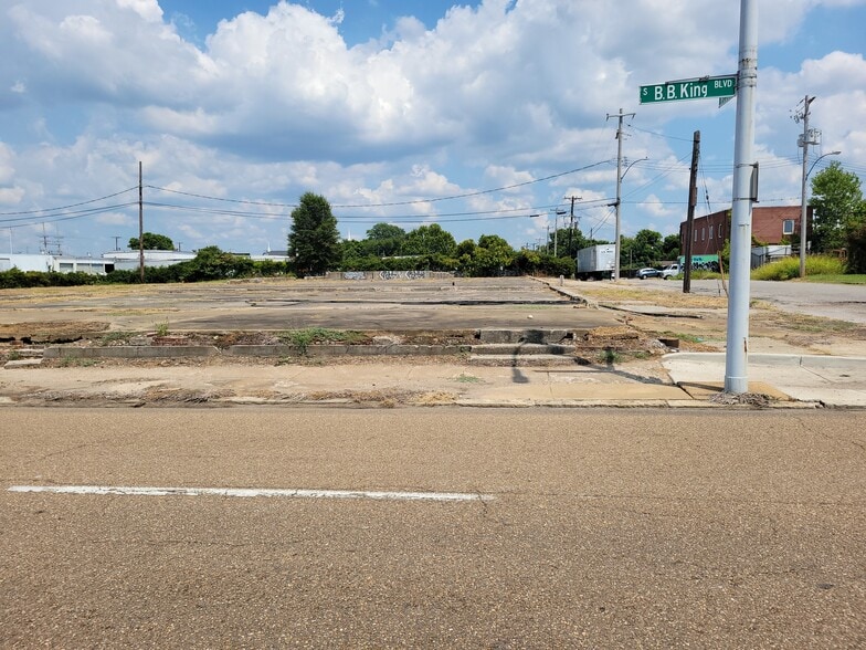 More Photos Of 618 B.B. King Boulevard, Memphis Land For Sale