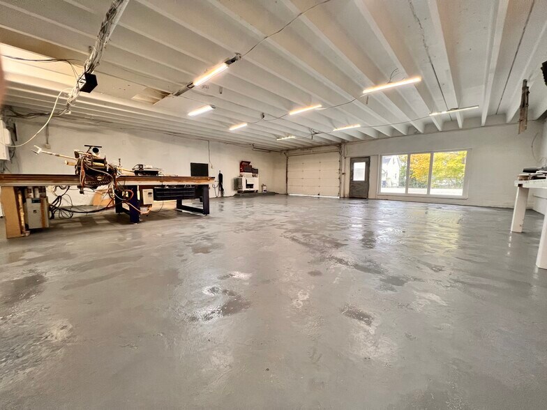 More Photos Of 205 S Main St, Bethel Freestanding For Sale