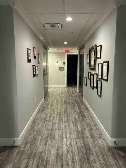 More Photos Of 7148 Trail Lake Dr, Fort Worth Medical For Sale