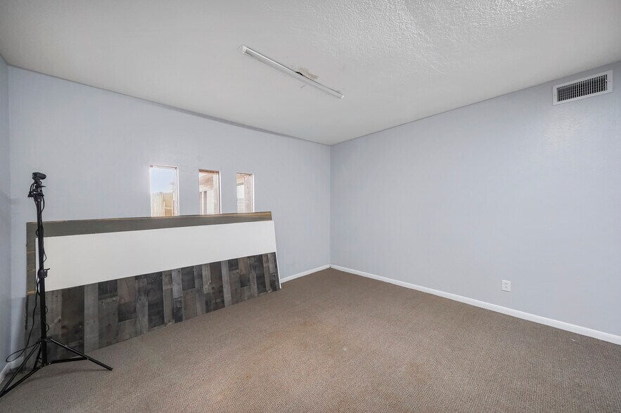 More Photos Of 2815 N Main St, Baytown Office Residential For Sale