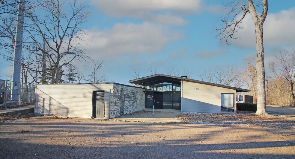 More Photos Of 1 Valley Park Rd, Fenton Office For Sale