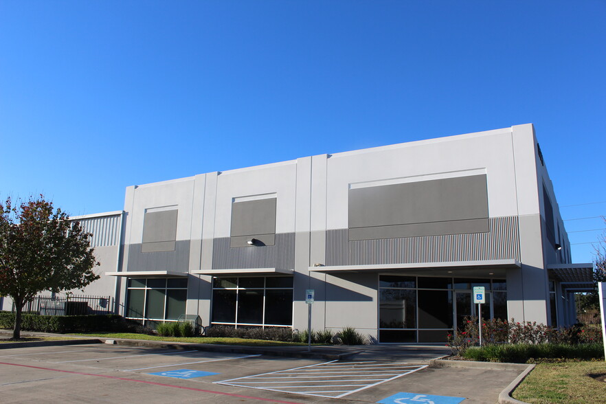 Primary Photo Of 15330 Vantage Pky W, Houston Unknown For Lease