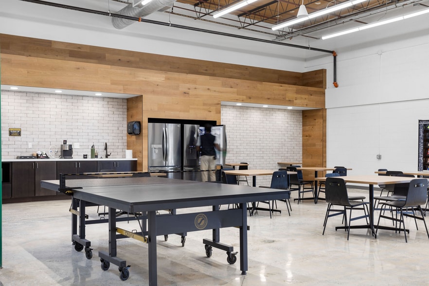 More Photos Of 1700 Marietta Blvd NW, Atlanta Warehouse For Lease