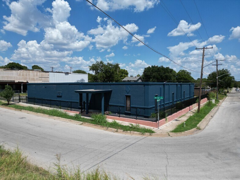 More Photos Of 3641 Alice St, Fort Worth Warehouse For Sale