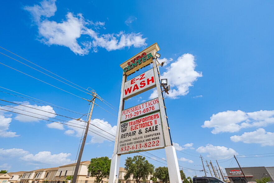 More Photos Of 8002-8138 Boone Rd, Houston Storefront For Lease