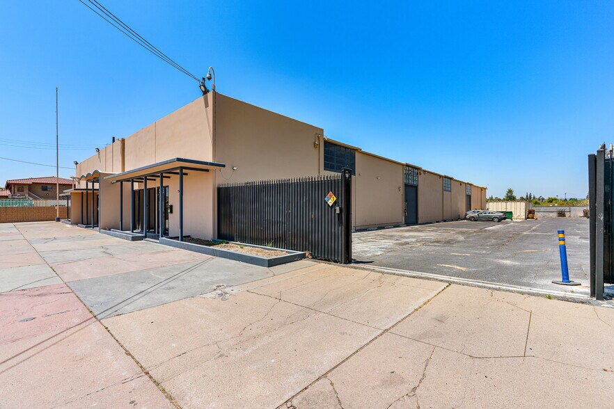 More Photos Of 5435 Peck Rd, Arcadia Manufacturing For Sale