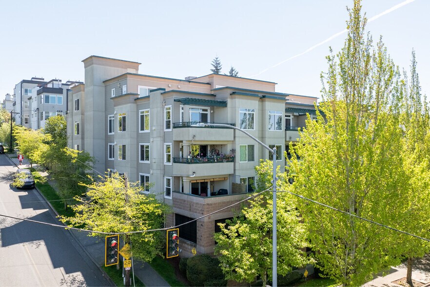 Primary Photo Of 8760 Greenwood Ave, Seattle Apartments For Lease