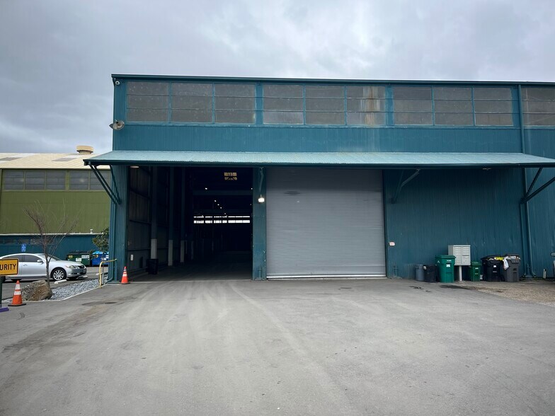 More Photos Of 1699 W Grand Ave, Oakland Manufacturing For Lease