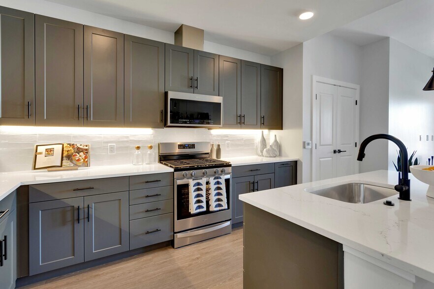More Photos Of 1840 Market St, Denver Apartments For Lease
