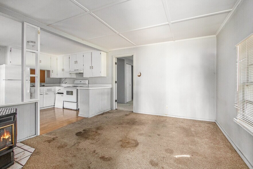 More Photos Of 1005 E Front St, Buchanan Specialty For Sale