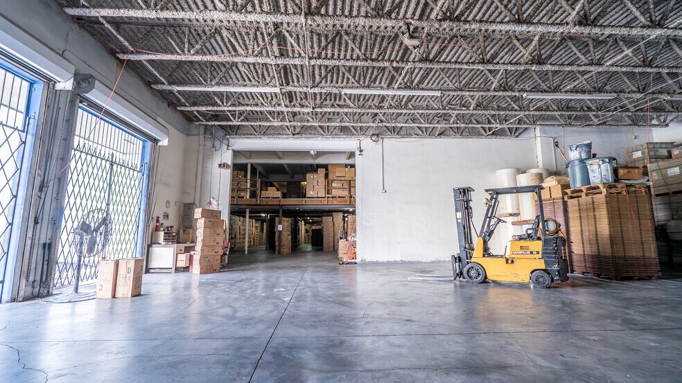 More Photos Of 1730 NW 23rd St, Miami Service For Sale