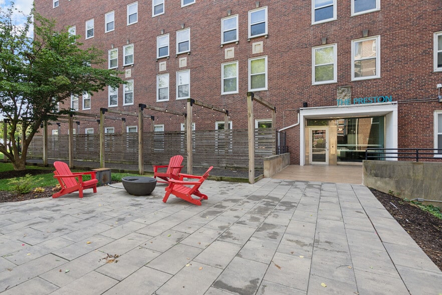 More Photos Of 3300 Henry Ave, Philadelphia Unknown For Lease