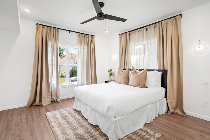 More Photos Of , Houston Multifamily For Sale