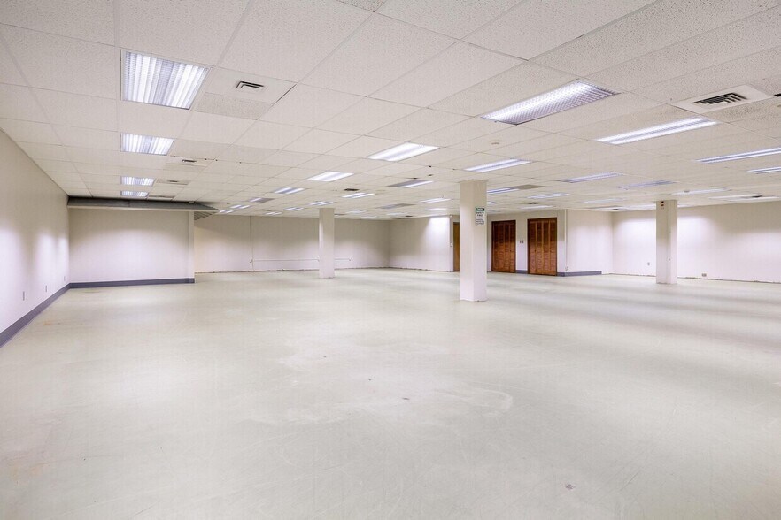 More Photos Of 240 Edwards St, Cleveland Office For Sale