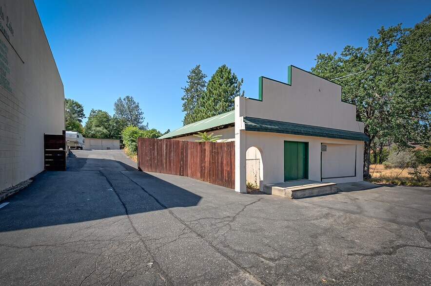 Primary Photo Of 4016 Shasta Dam Blvd, Shasta Lake Freestanding For Sale