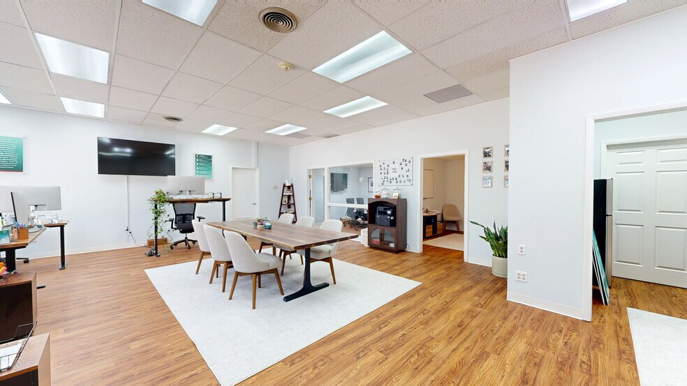 More Photos Of 10625 W North Ave, Milwaukee Medical For Lease