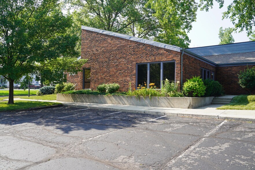 More Photos Of 3401 Lake Ave, Fort Wayne Office For Lease