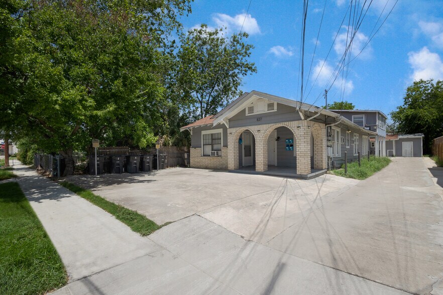 Primary Photo Of 827 W Rosewood Ave, San Antonio Apartments For Sale