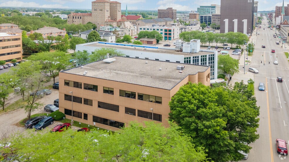 More Photos Of 301 W 1st St, Dayton Medical For Sale