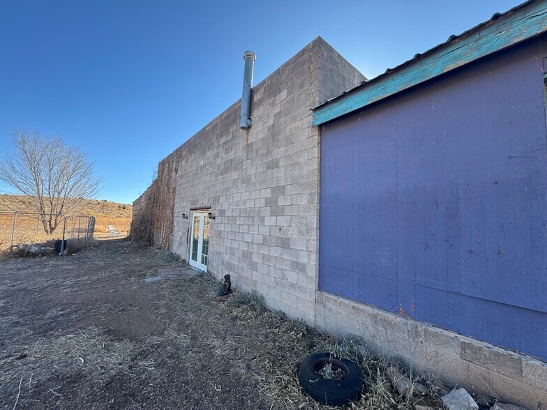 More Photos Of 3577 AZ-77, Taylor Office For Sale