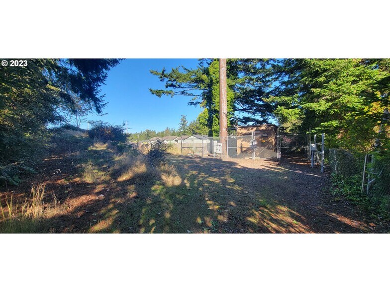 More Photos Of 1515 Newmark Ave, Coos Bay Auto Dealership For Sale