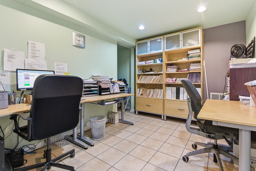 More Photos Of 5544 W Belmont Ave, Chicago Medical For Sale