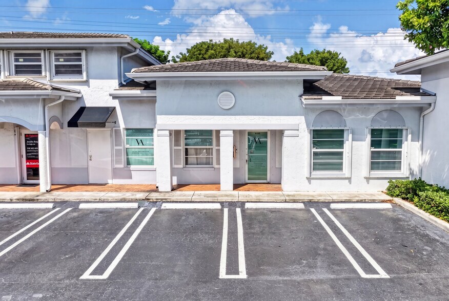 Primary Photo Of 10271 Sunset Dr, Miami Medical For Lease