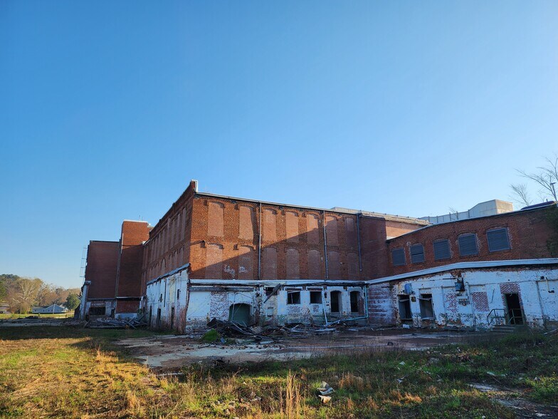 More Photos Of 20th AVE, Valley Light Manufacturing For Sale