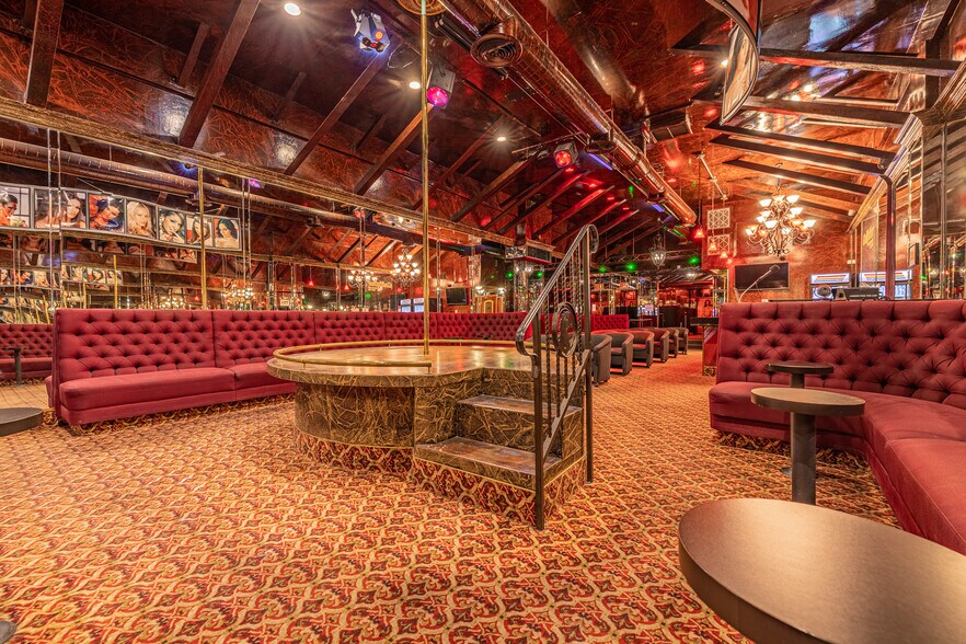 More Photos Of 21516 Sherman Way, Canoga Park Bar For Sale