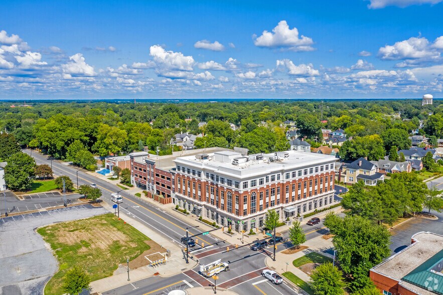 More Photos Of 331 E Main St, Rock Hill Office For Lease