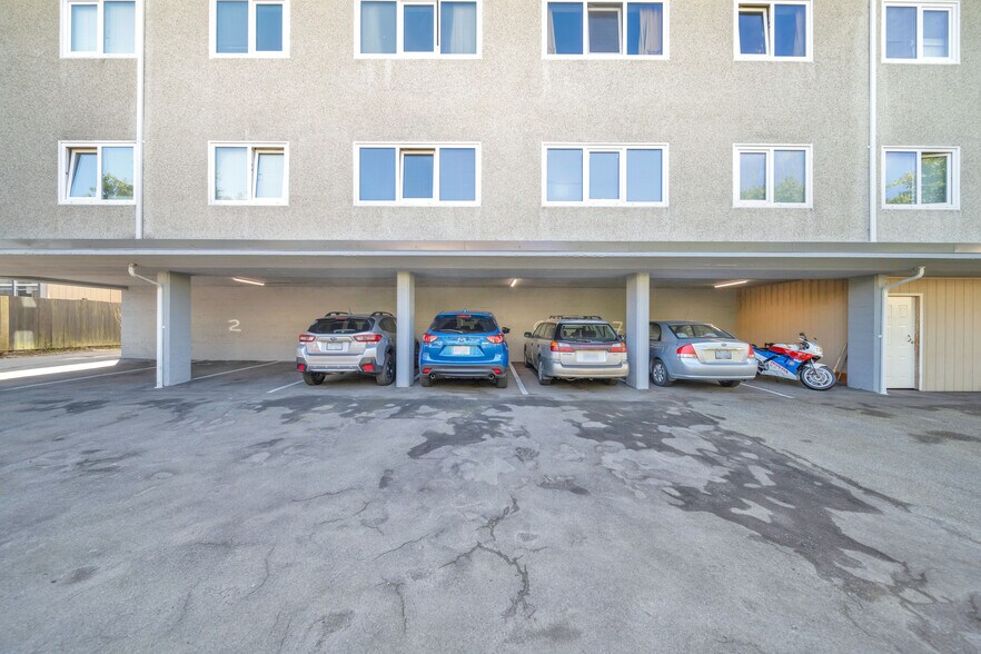 More Photos Of 3719 W 8th Av, Vancouver Apartments For Sale